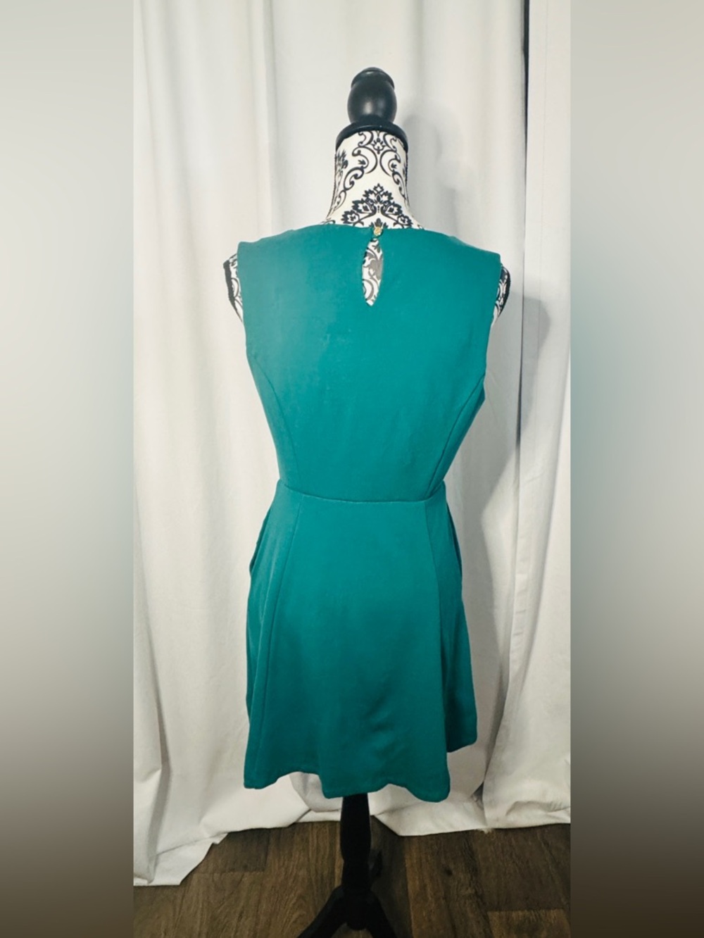Draper James Teal Sleeveless Midi Dress with Black Bow - Picture 2 of 2
